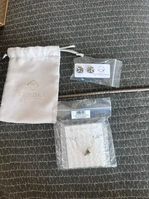 Kendra Scott Necklace thumbnail 2
