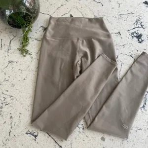 Alo Leggings thumbnail 8