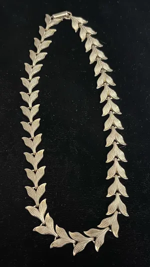 Vintage 15" Gold Tone Leaf Link Necklace thumbnail 1
