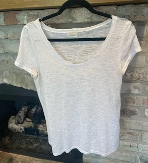 White Short Sleeve Scoop Neck T-Shirt thumbnail 1