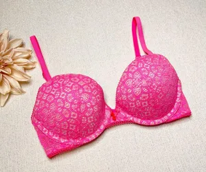Victoria’s Secret Pink Lace Push Up Padded Bra Dream Angels Series 32C thumbnail 4