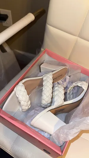 White Size 8 thumbnail 3