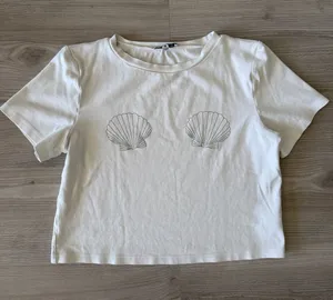 Pretty Garbage Shell Graphic Tee White Size M thumbnail 1
