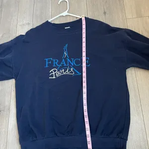 Vintage Paris France Embroidered Navy Blue Sweatshirt Eiffel Tower size S/M thumbnail 2