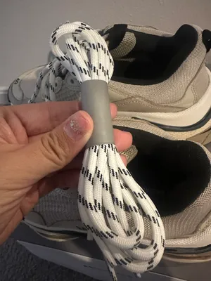 Balenciaga 100% Authentic  Triple S Sneakers thumbnail 2