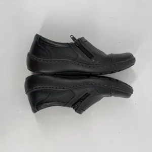 Clarks Womens Black Leather Side‎ Zip Comfort Slip On Shoes thumbnail 6