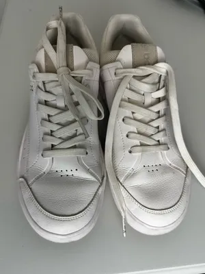 On The Roger Centre Court Tennis Sneaker‎ Women’s Sz 8 thumbnail 3