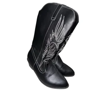 Women's 6.5 Western Cowboy cowgirl Boots Medium Heel black embroidered details thumbnail 6