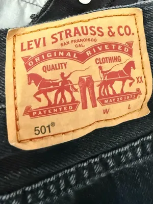 Levis 501 Original High Rise Button Fly Black Denim Cutoff Shorts Womens 31‎ thumbnail 4