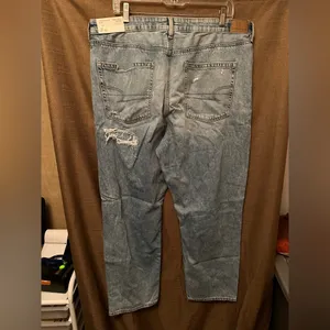 NWT American Eagle High Rise Mom Straight Jean Size 18 Distressed thumbnail 4
