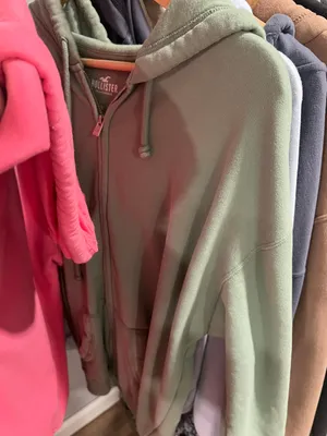 Hollister zip up thumbnail 1