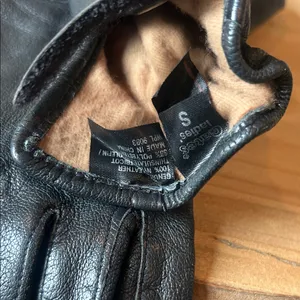 Gates Black Genuine Leather Velcrow Fastener Gloves thumbnail 4