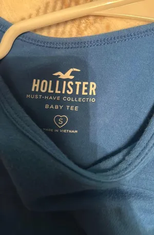 Hollister Baby Tee thumbnail 3