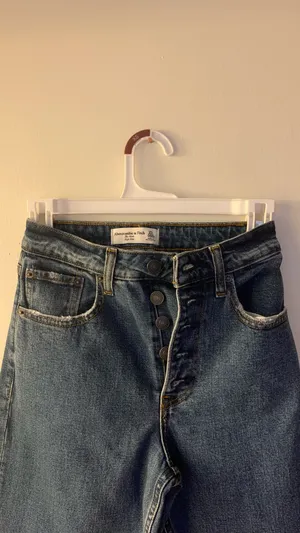Abercrombie & Fitch "The Mom" high-rise jeans thumbnail 2