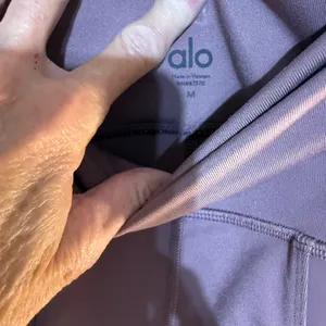 ALO Yoga High Waisted Dusty Rose Pocket Leggings thumbnail 9
