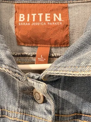 Bitten by Sara Jessica Parker cropped denim Y2K size large 16 x 20 layering tees thumbnail 2