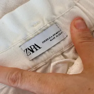 Zara White High Waisted Paperbag Denim‎ Jeans Tapered Leg XS thumbnail 10