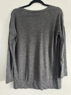 J. Jill Classic Merino Wool V-Neck Sweater in Gray thumbnail 5