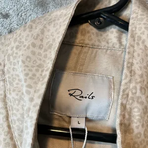 RAILS Collins White Mini‎ Cheetah Jacket Size Large Tencel Linen Cream New thumbnail 6