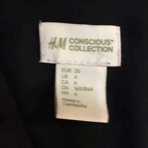 H & M Conscious Collection size 6 black shirt thumbnail 2