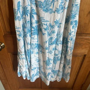Joie White Midi linen blend beach Dress with Blue Botanical Print Size 6 thumbnail 5