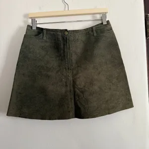 90s Vintage HUGO BUSCATI | Olive Green Suede Mini Skirt | 10 | Minimalist thumbnail 2