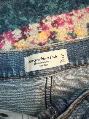 Abercrombie the mom High-Rise Distressed Denim Shorts - Blue thumbnail 11