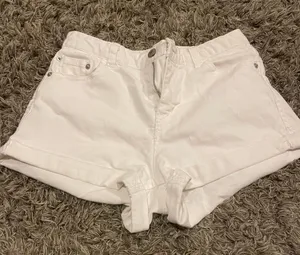 White Shorts thumbnail 1