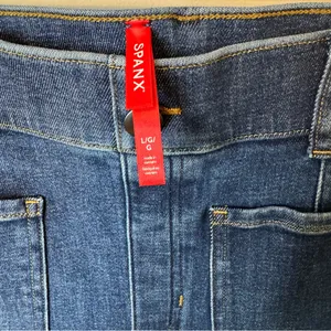 Spanx Size Large Flare Jeans With Patch Pockets in Authentic Blue thumbnail 7