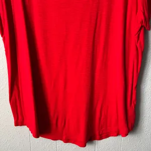 Old Navy Luxe Red T-Shirt Womens XXL Relaxed Stretch Casual Holiday Christmas thumbnail 4