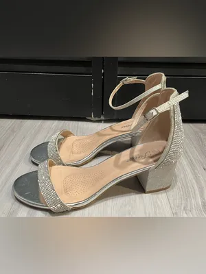 Forever 21 Silver open Toe Rhinestone‎ Ankle
Strap Buckle Low Chunky Heels thumbnail 9