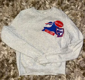 WEAR by Erin Andrews Buffalo Bills Grey Crewneck Sweatshirt Size XS thumbnail 1
