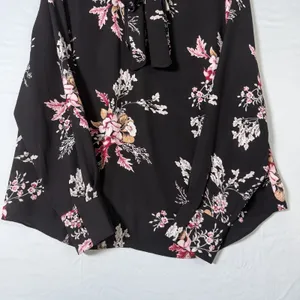 White Hose Black Market Size-L Women Blouse Black Floral Long‎ Sleeve thumbnail 8