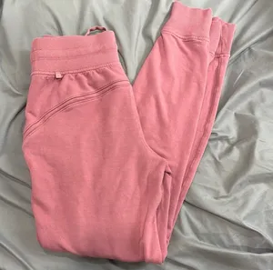 Lululemon Joggers thumbnail 1