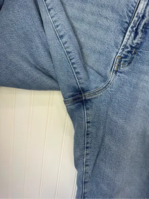 Old Navy Womens High Rise OG Loose Light Blue Jeans Distressed Smooth Pockets 16 thumbnail 2