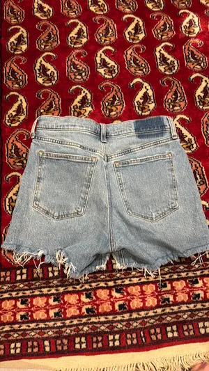 Abercrombie High-Rise Mom Shorts thumbnail 2