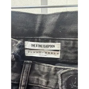 One Teaspoon Sz 26 Black Denim Cut Out Waist Raw Hem Casual Jean 4040 Mini Skirt thumbnail 2