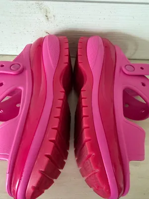 Crocs Classic Mega Crush Sandal Unisex Thick Sole Womens 8 Mens 6 Hot Pink NEW thumbnail 6