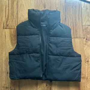 Cropped Puffer Amazon Vest Black thumbnail 1
