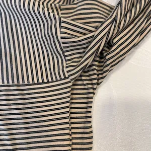 Free People Intimately Size-XS/T Lounge Top Seeing Stripes Cropped Slouch Henley thumbnail 12