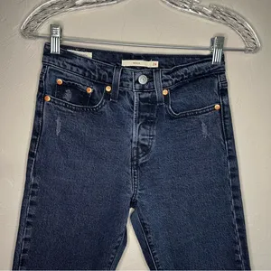 Levis Premiums Wedgie Washed Black‎ Raw Hem Crop Denim Jeans thumbnail 5