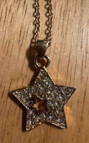 Gold Tone Star Rhinestone Necklace thumbnail 1