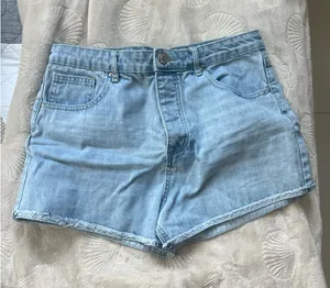 Forever 21 Shorts Jean thumbnail 1