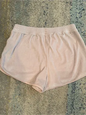 Hollister Co. Blush Pink Velour Dolphin Lounge Shorts - Size Medium (EUC) thumbnail 5