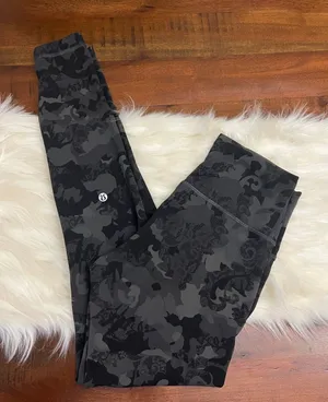 Lululemon Wunder Train High Rise Leggings 28" Size 6 thumbnail 1