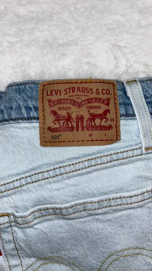 Levi's 501 High-Waisted Shorts thumbnail 3