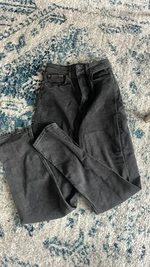 Hennes & Mauritz Women’s jeans thumbnail 1