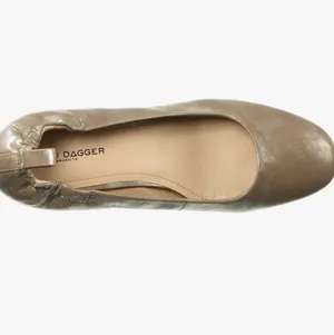 Brooklyn Champagne Lott block heel Pump sz 7.5 thumbnail 9