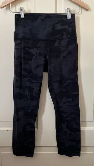 Lululemon Lululemon Align High-Rise Crop 21" Incognito Camo Print Size 6 thumbnail 1