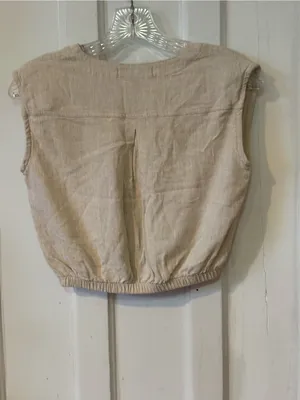 Love Cream Linen-Blend Cropped V-Neck Tank thumbnail 3